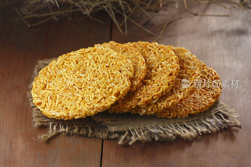 Bhujia Chikki, Sev Chikki, Sev Gajak, Namkeen Chikki, Sevpatti, Sevpapdi或Sev Jaggery